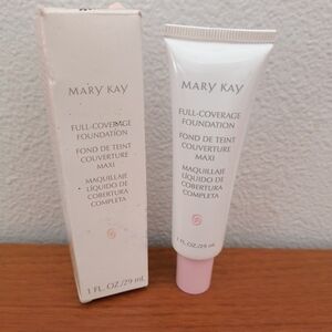 Mary Kay IVORY 204  Full Coverage Foundation Normal to Dry Skin 366700